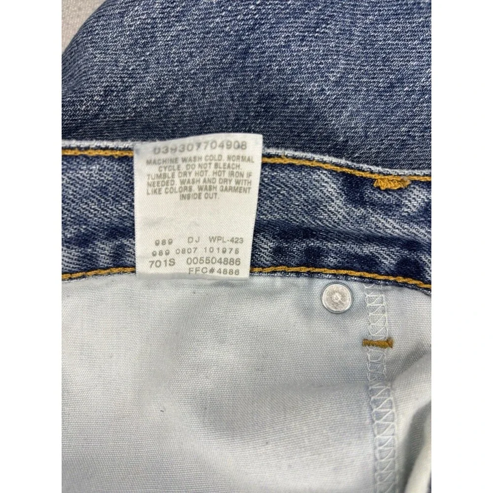 Levis wash material